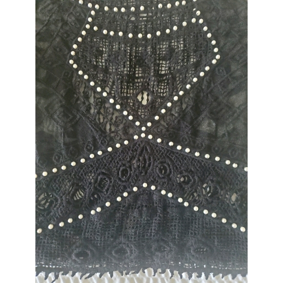 Rebellion Brand Top Chrochet & Faux Pearl - Picture 3 of 7